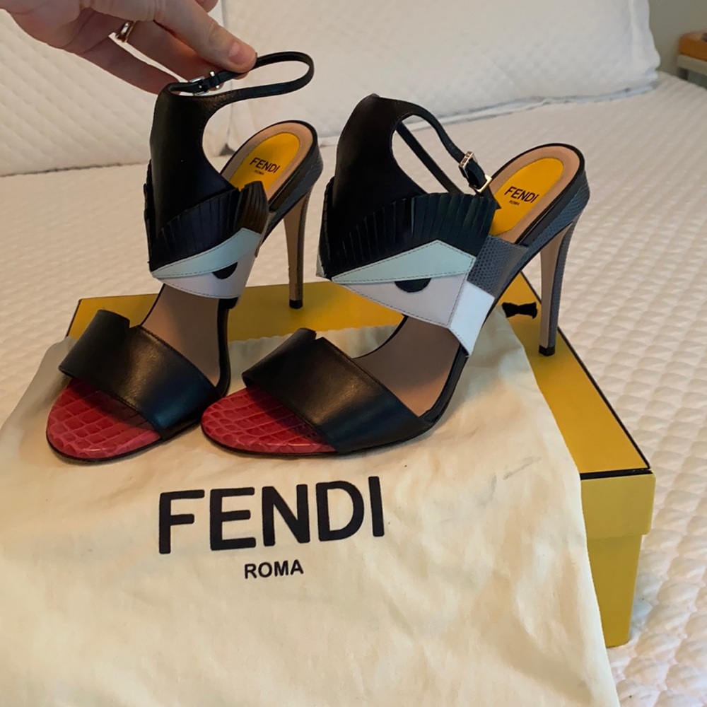 Like New Fendi Heals